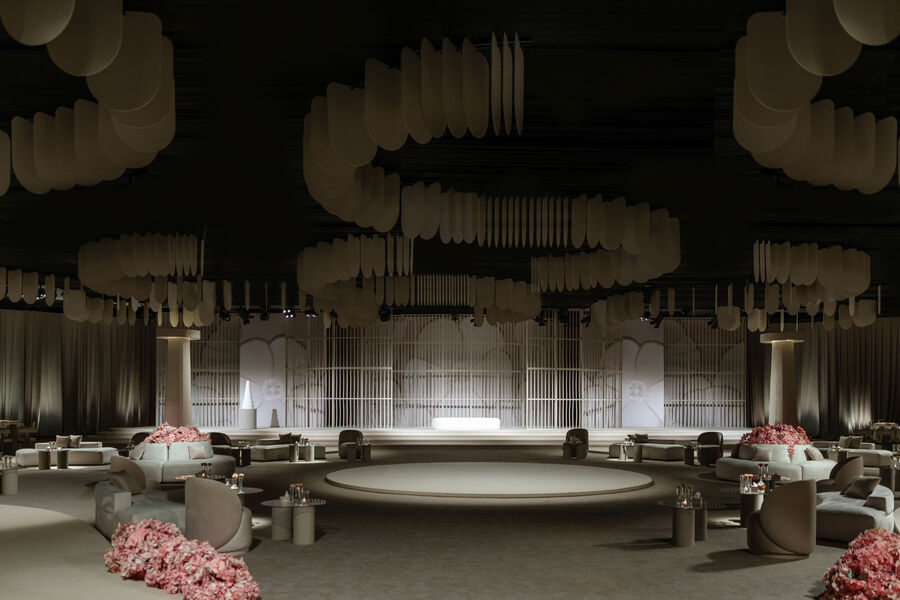 Minimalist ballroom wedding design Dubai